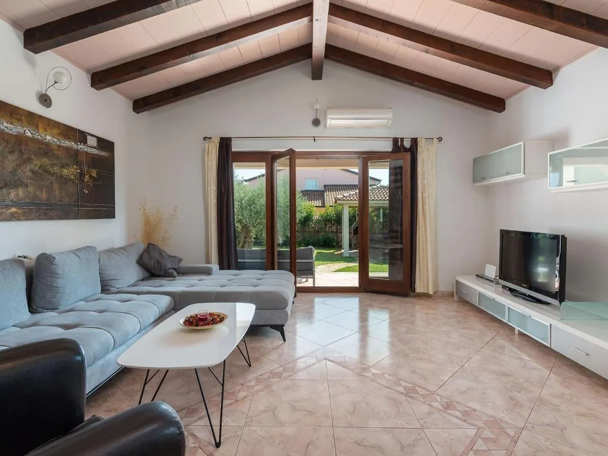 Holiday home Adorable Holiday House With Private Pool Filipac