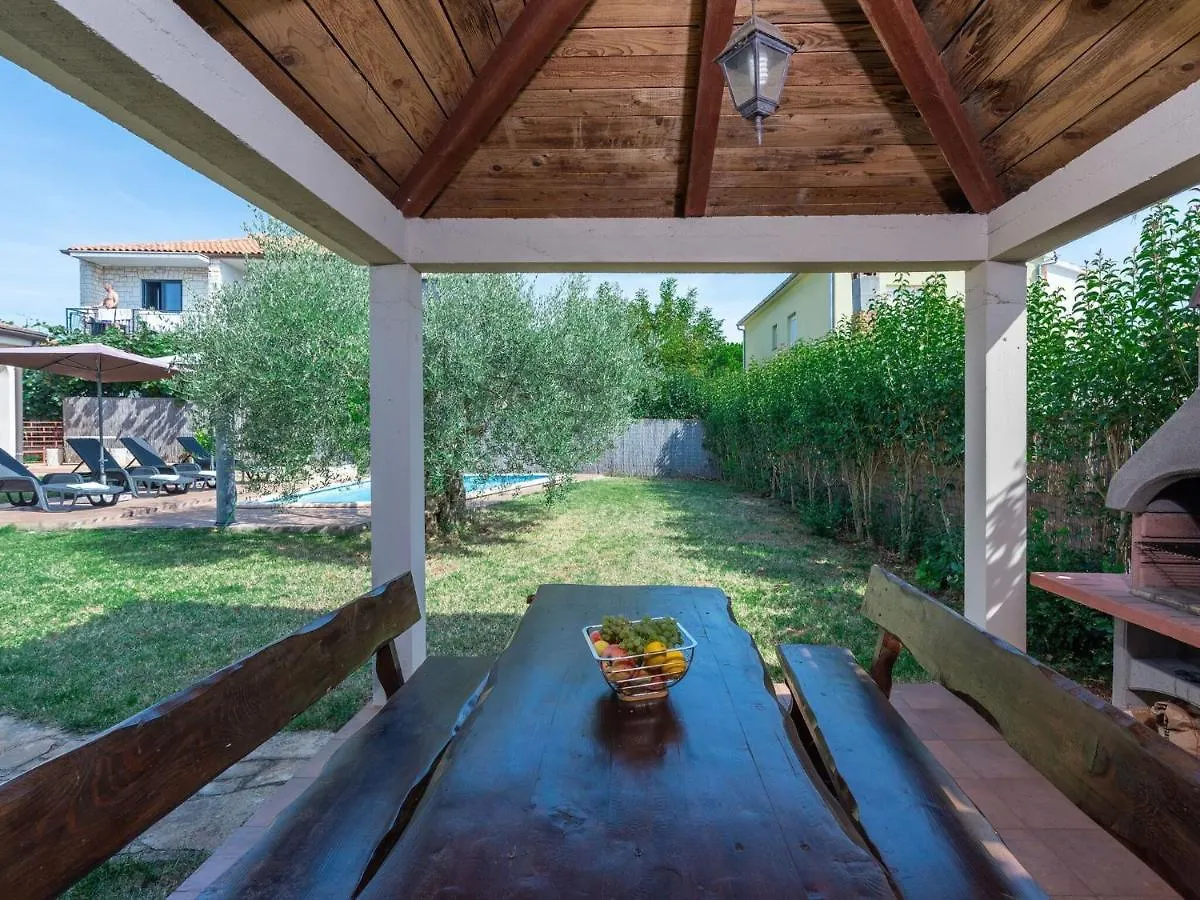 Holiday home Adorable Holiday House With Private Pool Filipac