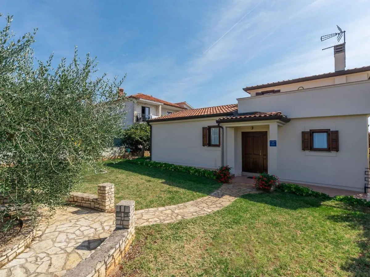 Holiday home Adorable Holiday House With Private Pool Filipac