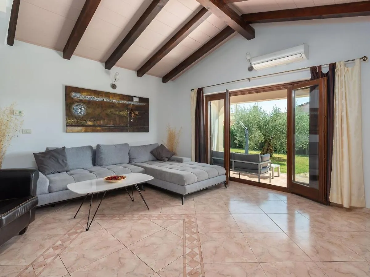 Adorable Holiday House With Private Pool Filipac Holiday home